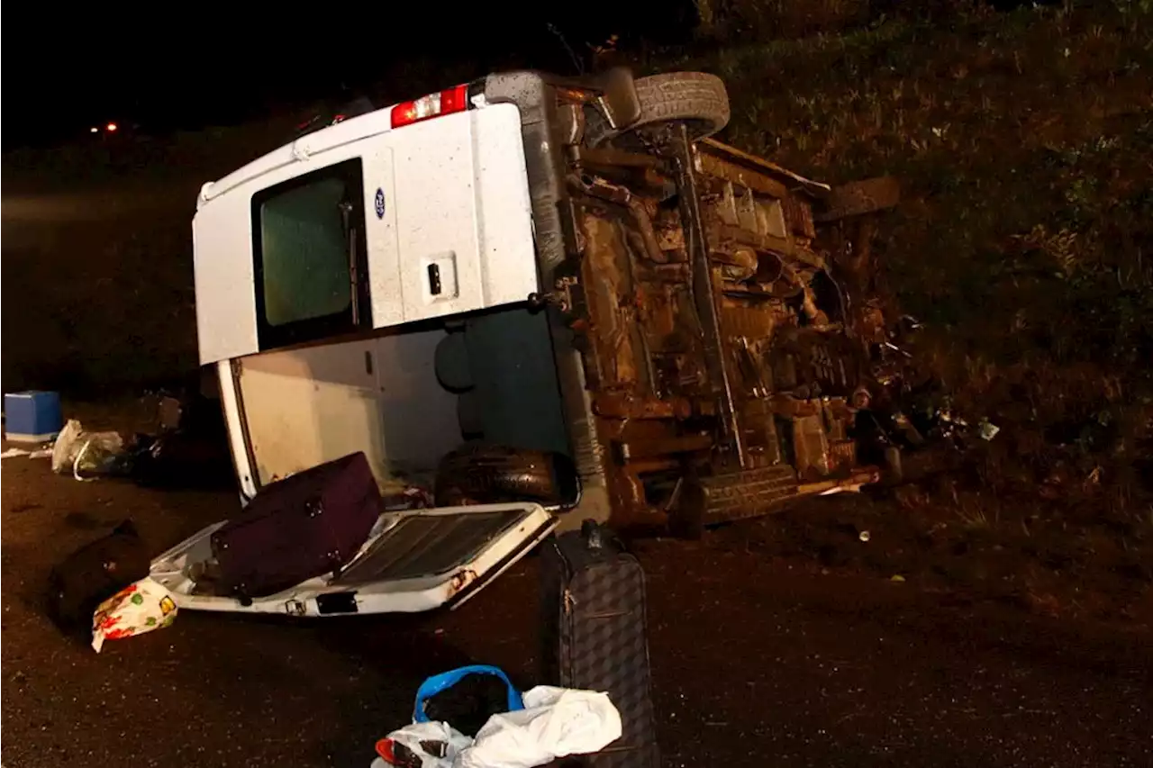 Kleintransporter überschlägt sich: Mehrere Verletzte bei Unfall auf der A3 im Kreis Deggendorf - idowa