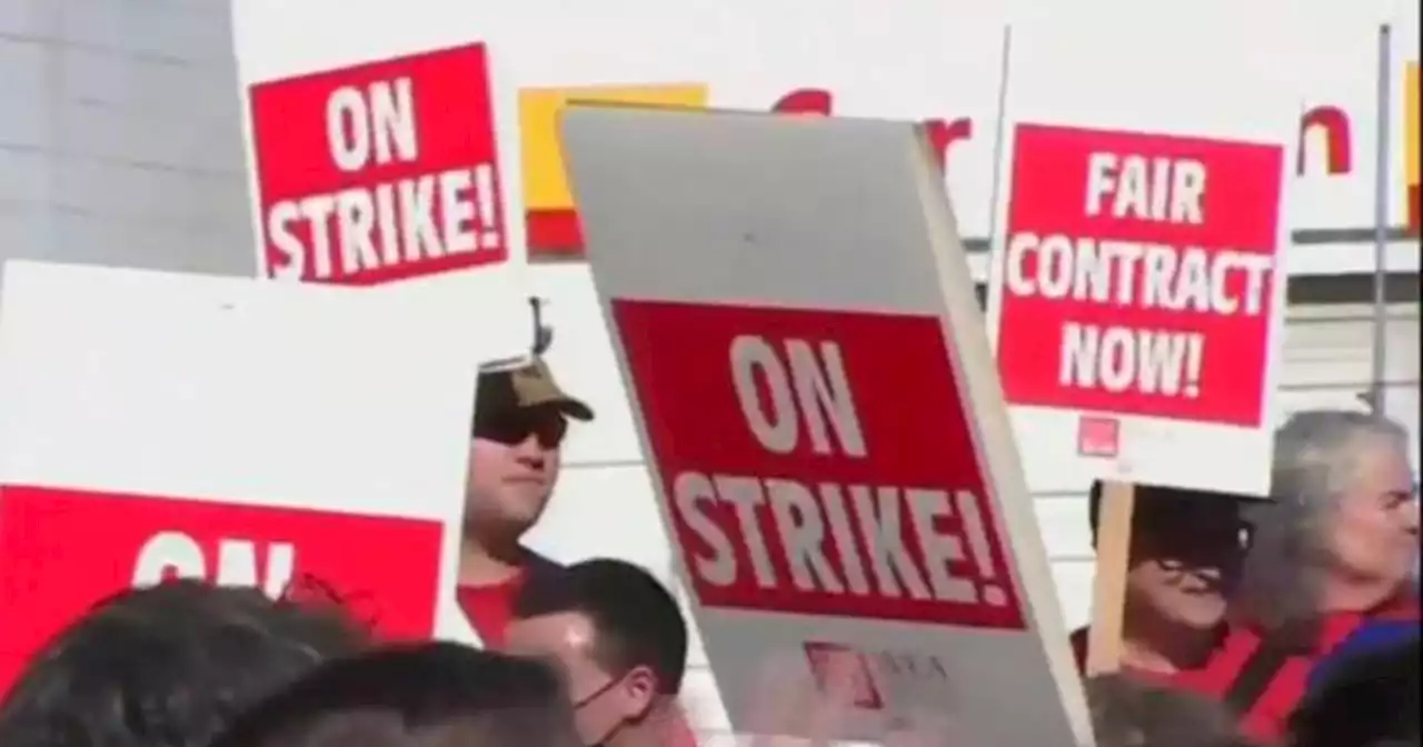 City workers picket Santa Cruz city hall as strike begins