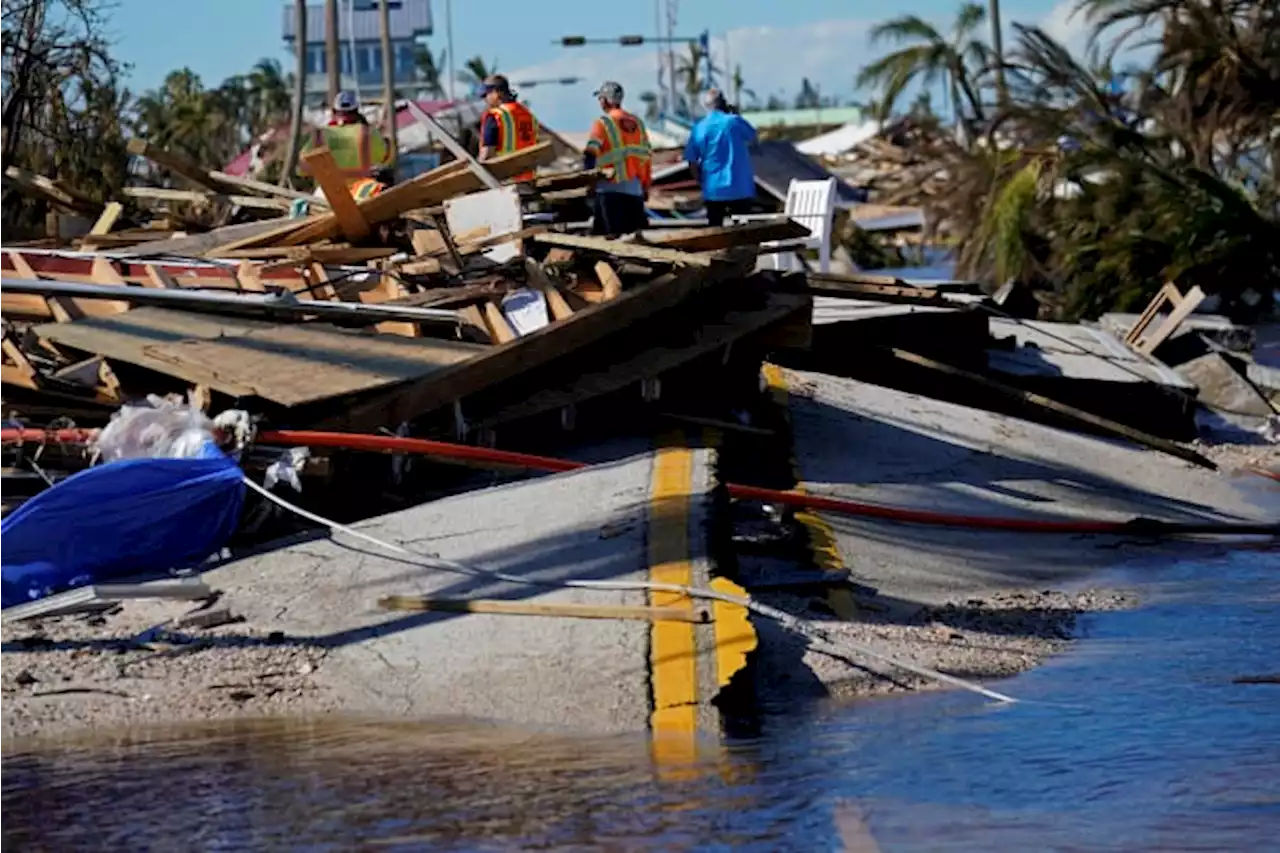 Feds vow major aid for Hurricane Ian victims amid rescues