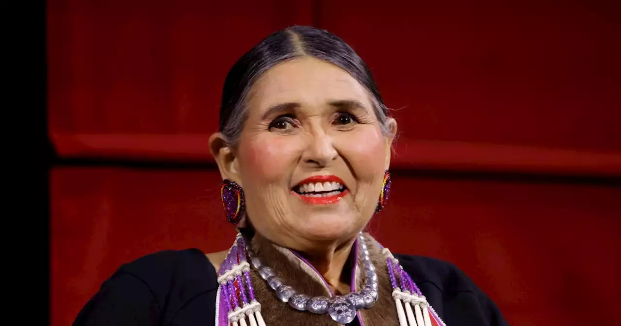 Sacheen Littlefeather, who declined Marlon Brando’s Oscar, dies at 75