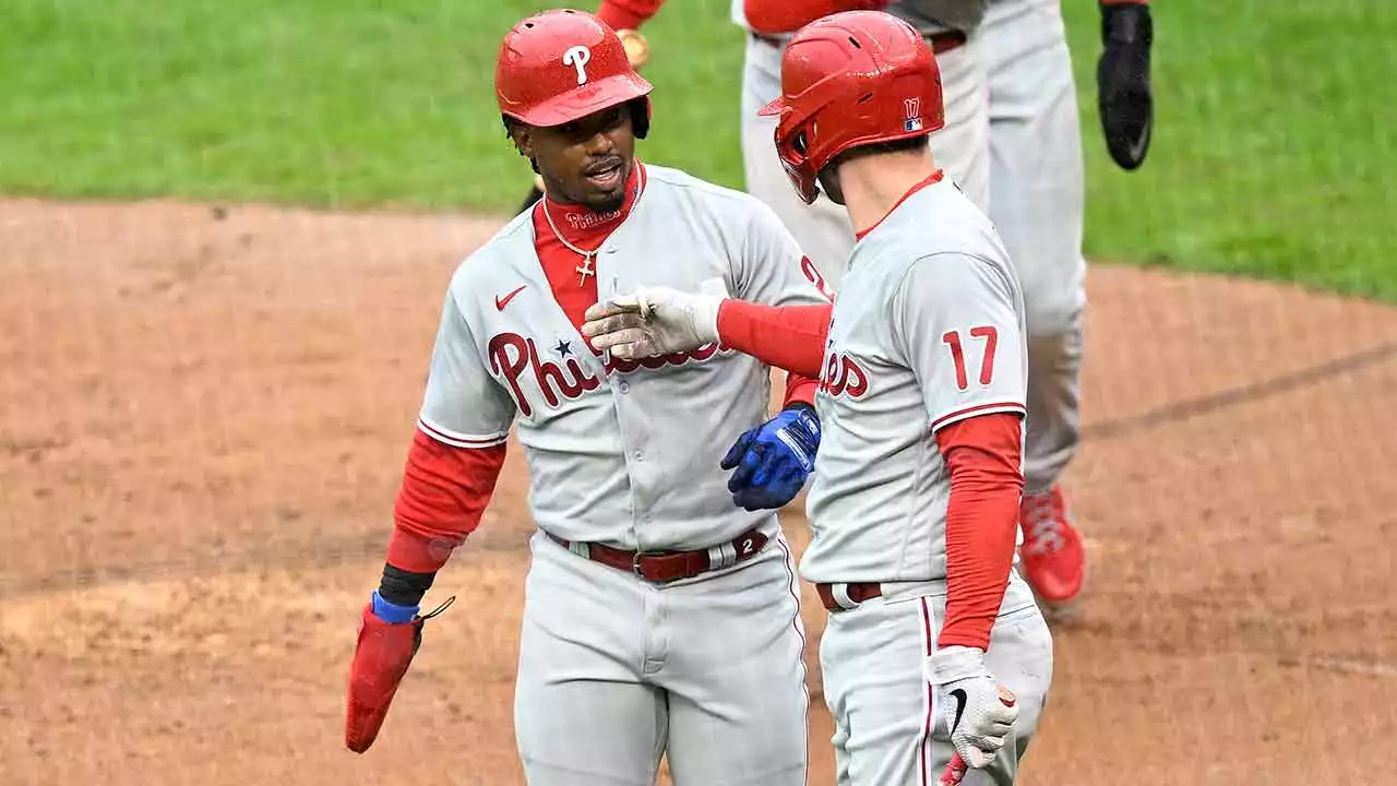 Why Phillies Fans Shouldn't Necessarily Want Team to Pass Padres in Wild-Card Standings