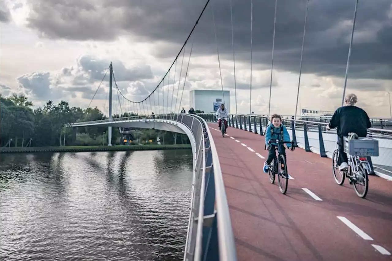 Nesciobrug 4 weken dicht: ‘Nu moet ik super ver omfietsen’ | Het Parool