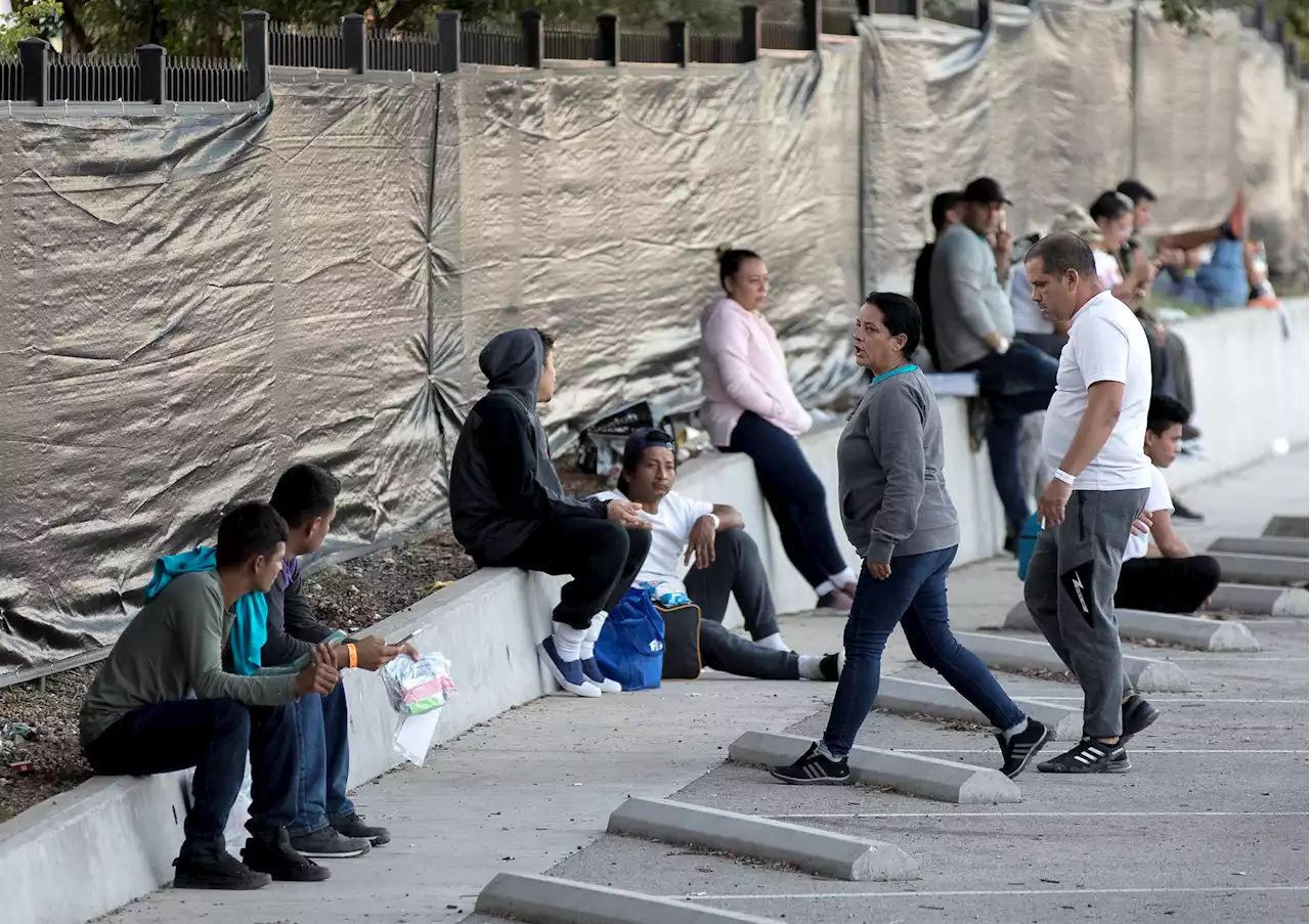 Despite political drama, Nirenberg defends migrant resource center