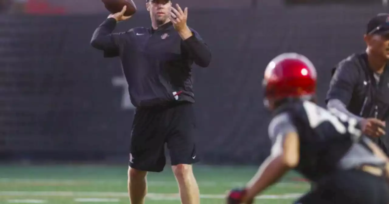 Aztecs hiring Ryan Lindley as quarterbacks coach