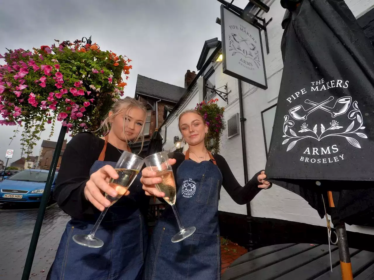 Shropshire pub opens under new name in homage to area's pipe-making history