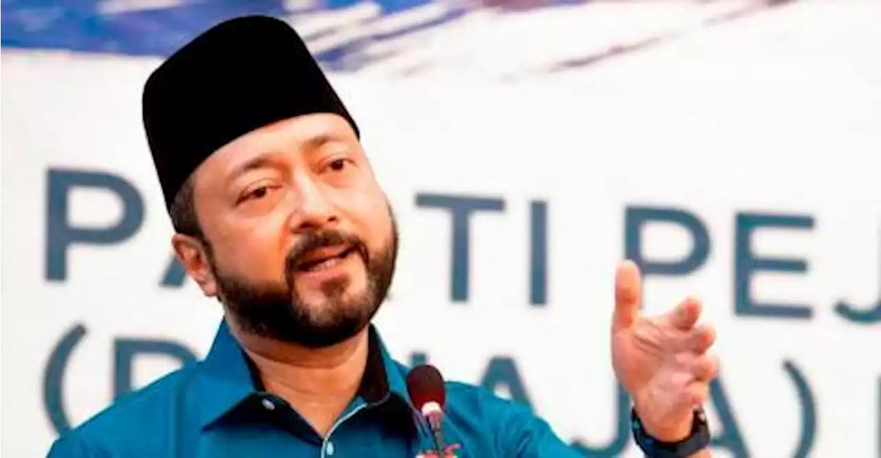 Mukhriz slams Azmin for making ‘rude’ statements about Dr M