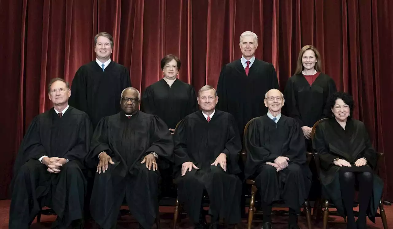 Justices Roberts, Barrett and Breyer celebrate Red Mass before 2022 Supreme Court term