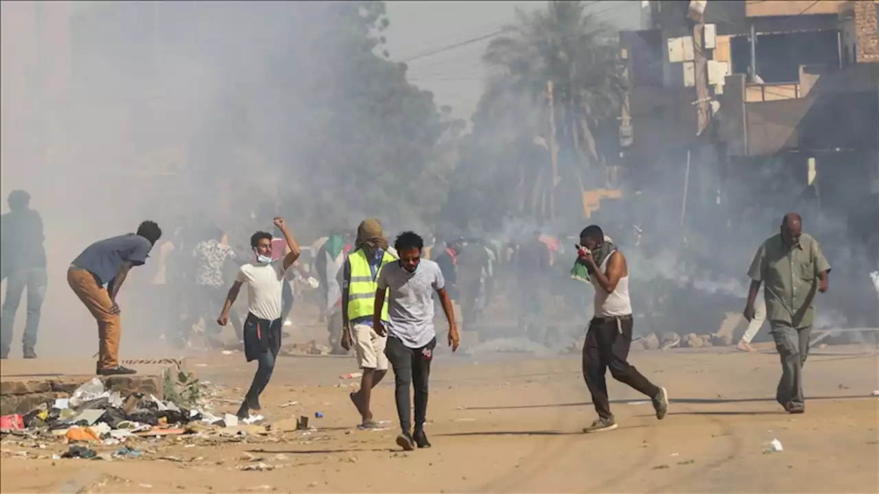 السودان.. الشرطة تفرق مظاهرات تطالب بعودة الحكم المدني