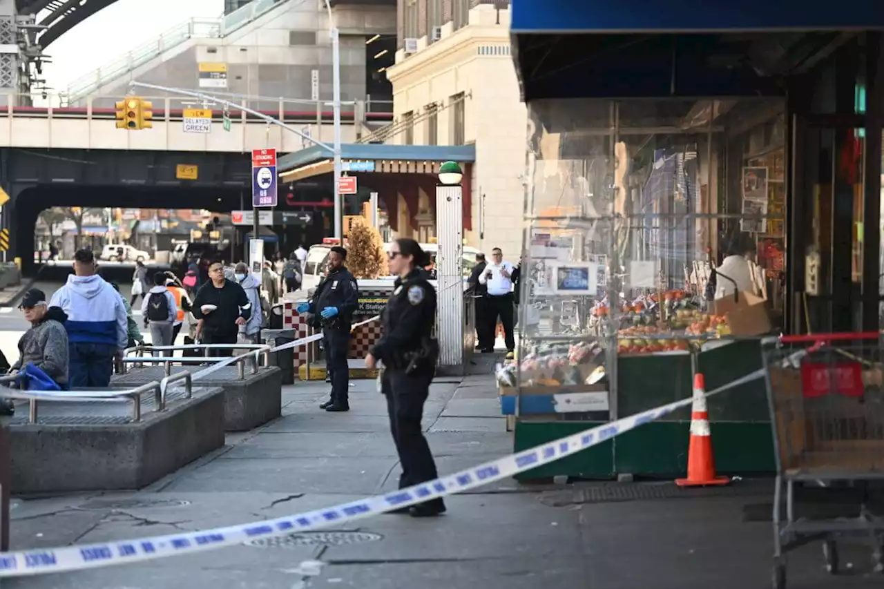 BREAKING: Three people in Queens shot at deli near Jamaica LIRR station in broad daylight | amNewYork