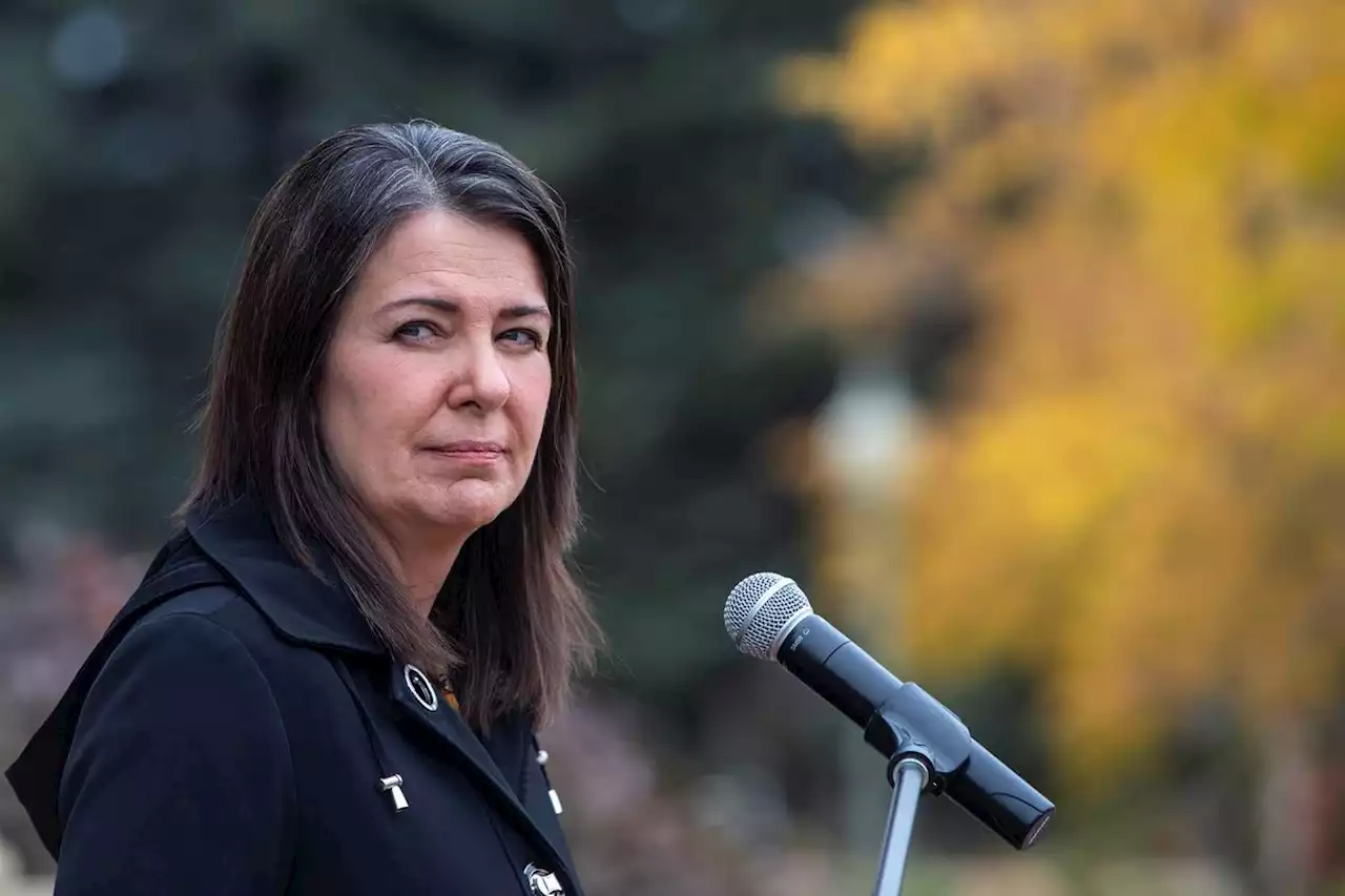 Alberta Premier Danielle Smith asks minister to see if appeal of school mask ruling is ‘appropriate’