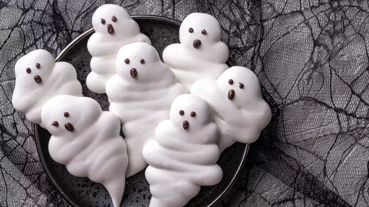 These Cute Meringue Ghost Cookies Use Only Two Ingredients