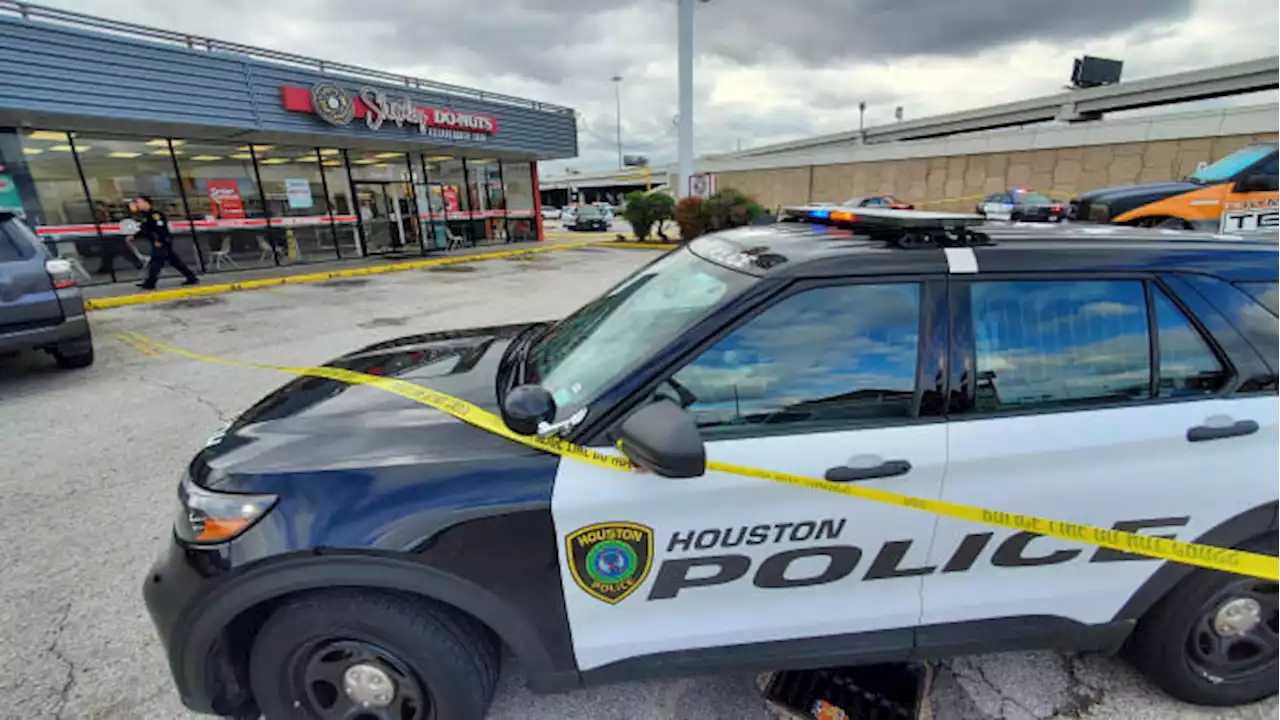 2 injured in double shooting in SW Houston, police say