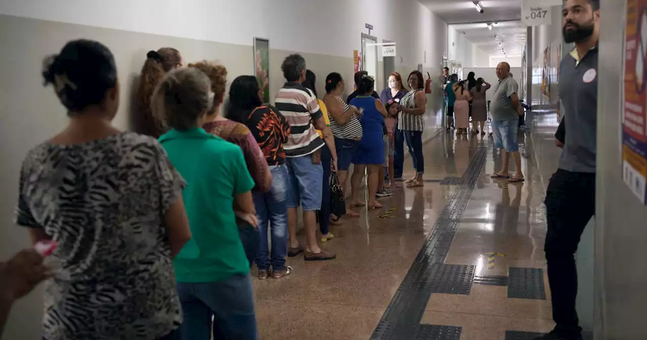 Lula ou Bolsonaro ? Les bureaux de votes ouvrent au Brésil après une campagne électrique