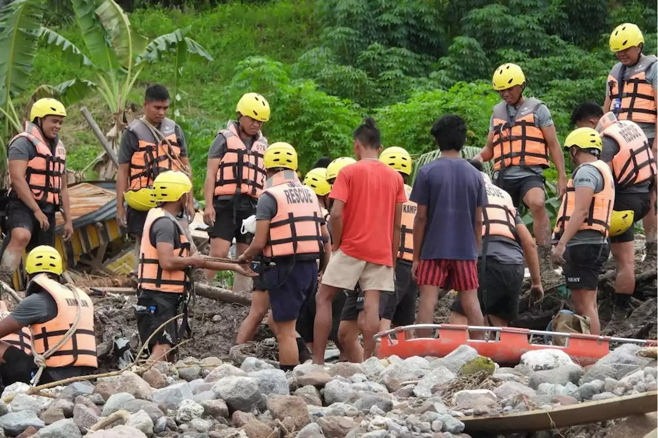 'Paeng' leaves '16 of 17 regions at high risk'