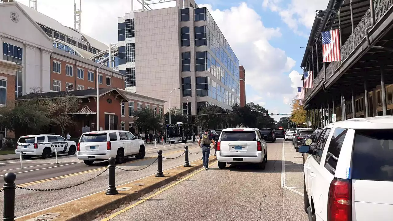 Mobile’s Government Plaza on lockdown due to armed, suicidal and possibly wounded man