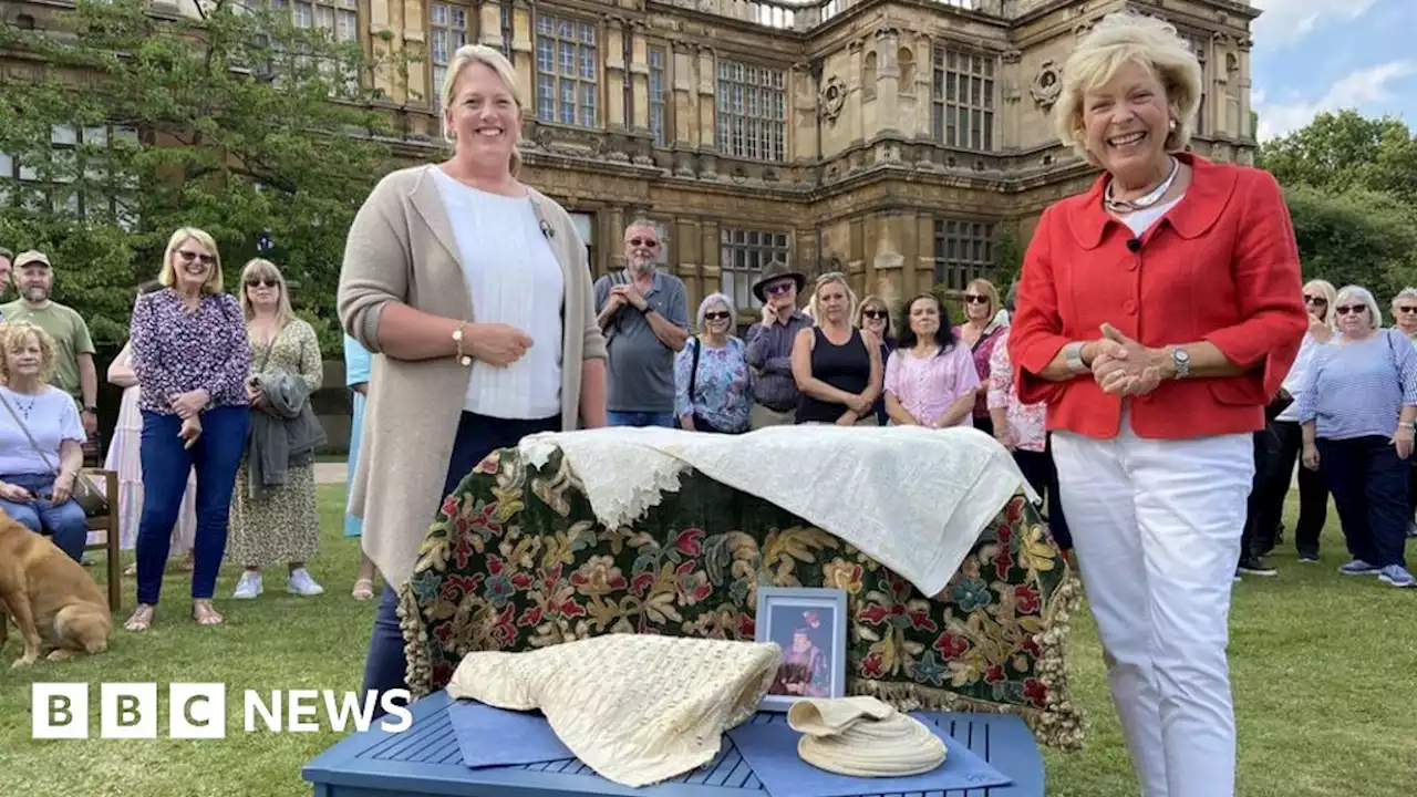 'Extremely rare' 500-year-old textiles stun Antiques Roadshow expert