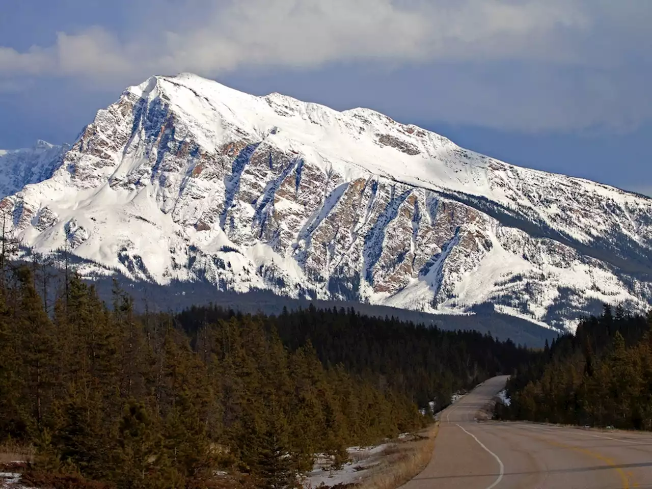 Lake Louise-Jasper highway reopens after crashes cleared