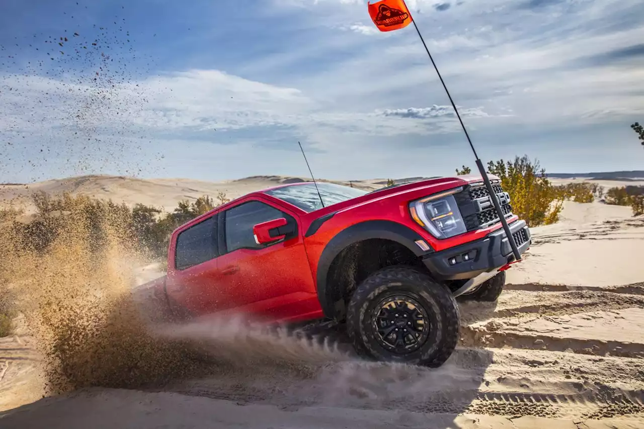 2023 Ford F-150 Raptor R Brings the V-8 Fury