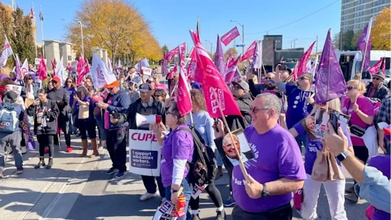 Negotiations between Ontario and education workers moved up after union threatens strike | CBC News