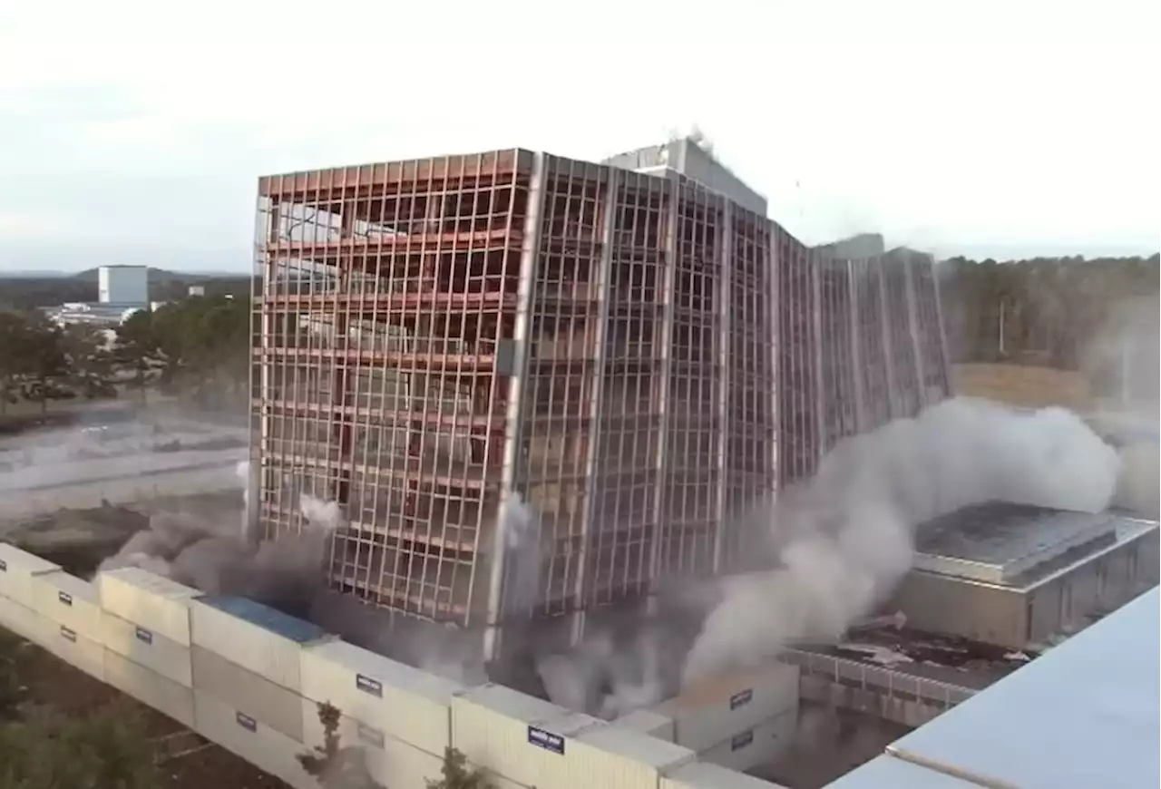 Watch NASA demolish a piece of space history in 10 seconds | Digital Trends