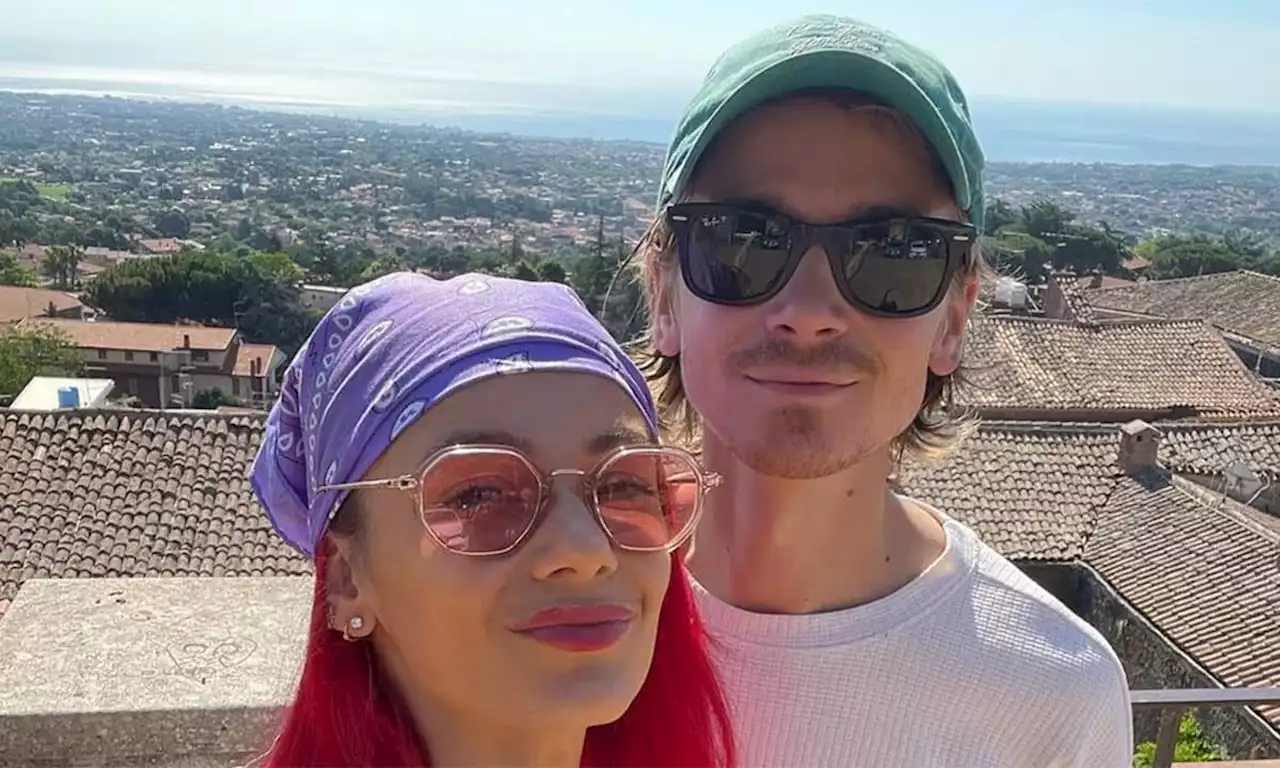 Dianne Buswell and Joe Sugg are the ultimate couple goals in new autumnal photo