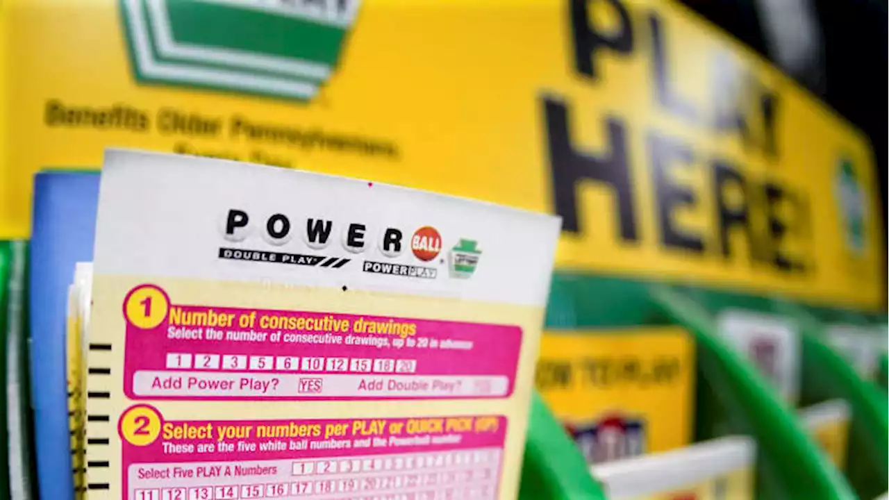 Powerball grand prize climbs to $1B without a jackpot winner