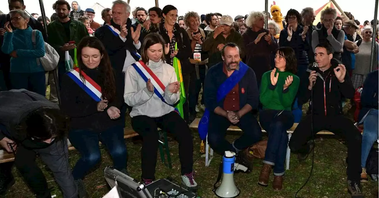 'Bassines' dans les Deux-Sèvres : interdiction de manifester prolongée et 300 opposants encore sur place