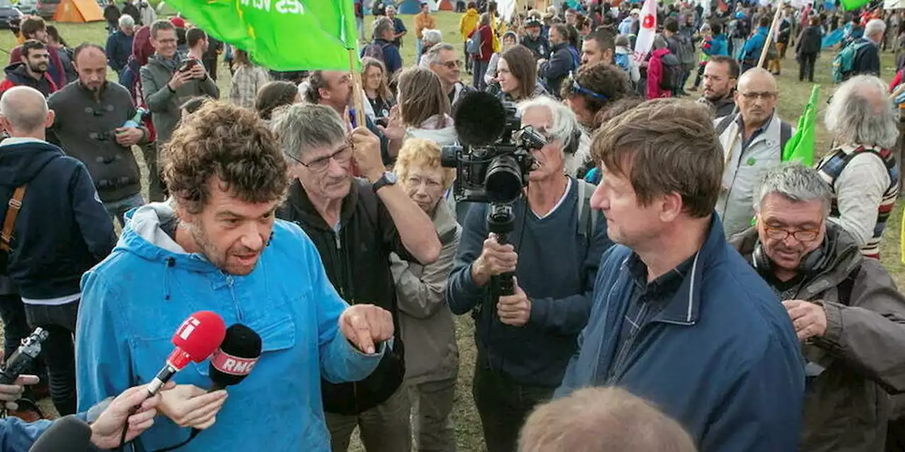 Sainte-Soline : Jadot, les zozos et les fachos