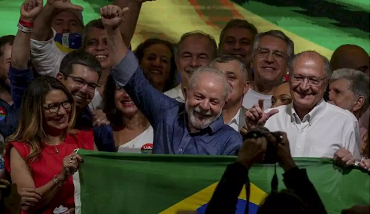 Brésil : Lula de retour au pouvoir après une victoire étriquée face à Bolsonaro