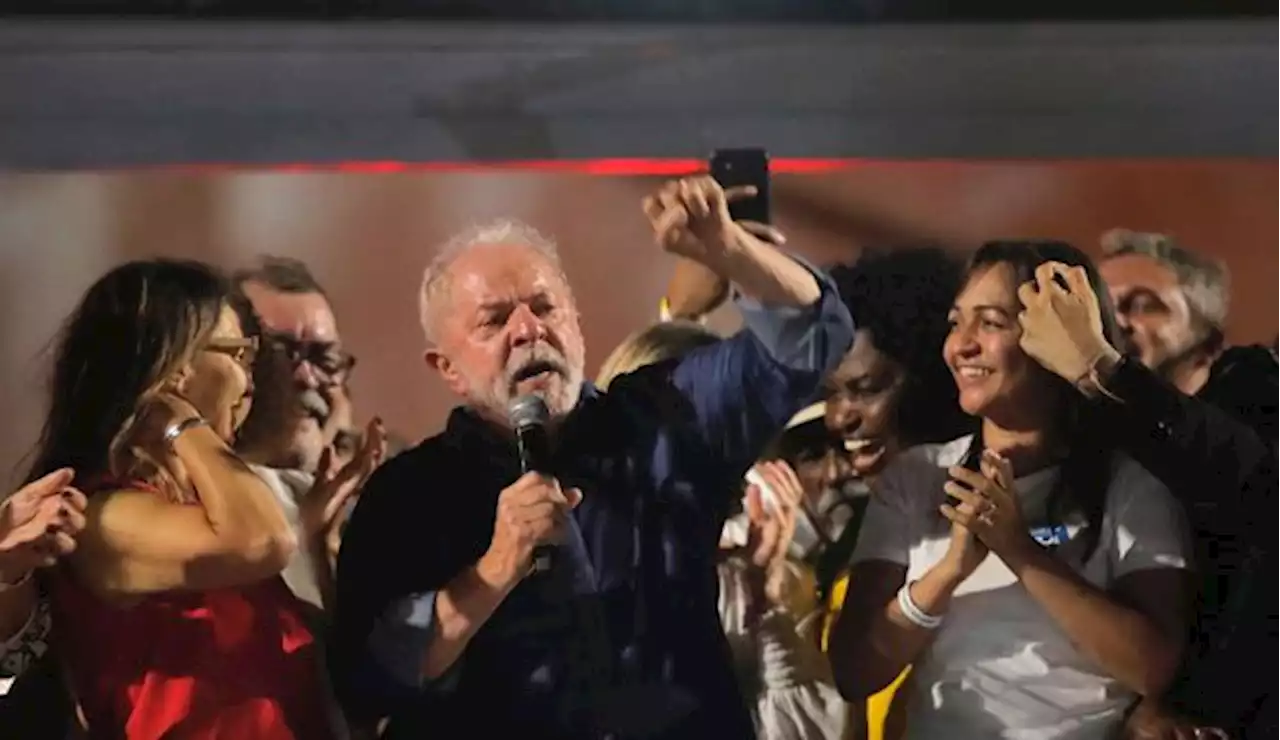 Victoire de Lula au Brésil, accord Liban-Israël... Le tour de l'actu mondiale