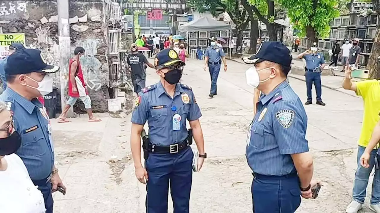 People troop to cemeteries in Cebu City on eve of All Saints’ Day