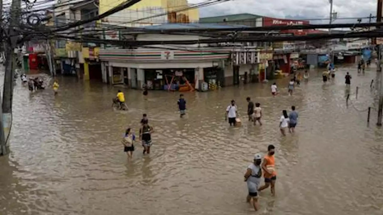 Death toll rises as tropical storm hits Philippines