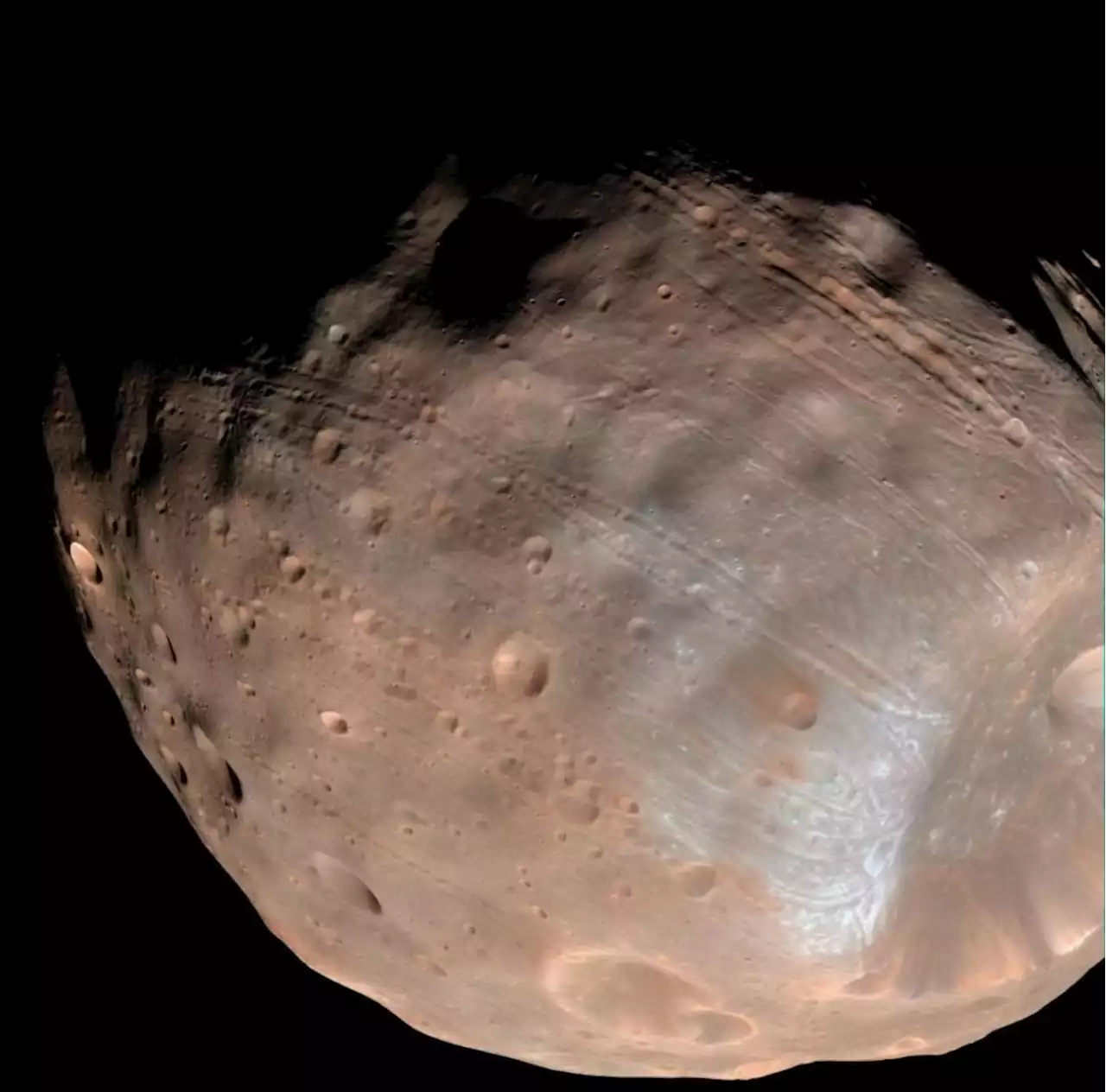 Mars Express Got so Close to Phobos That it Needed to be Reprogrammed to Keep the Moon in Focus