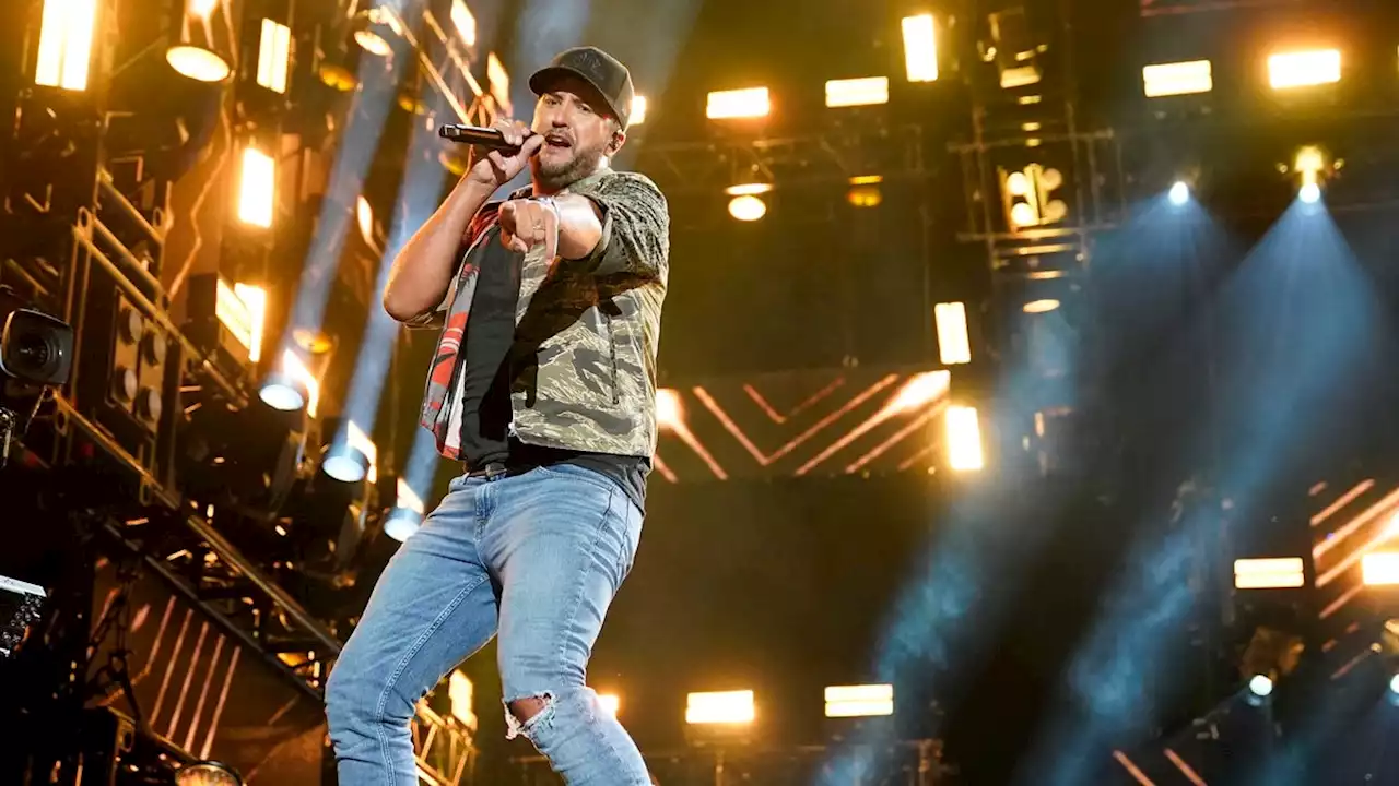 Luke Bryan defends decision to bring out 'polarizing' Gov. Ron DeSantis at Florida show after backlash