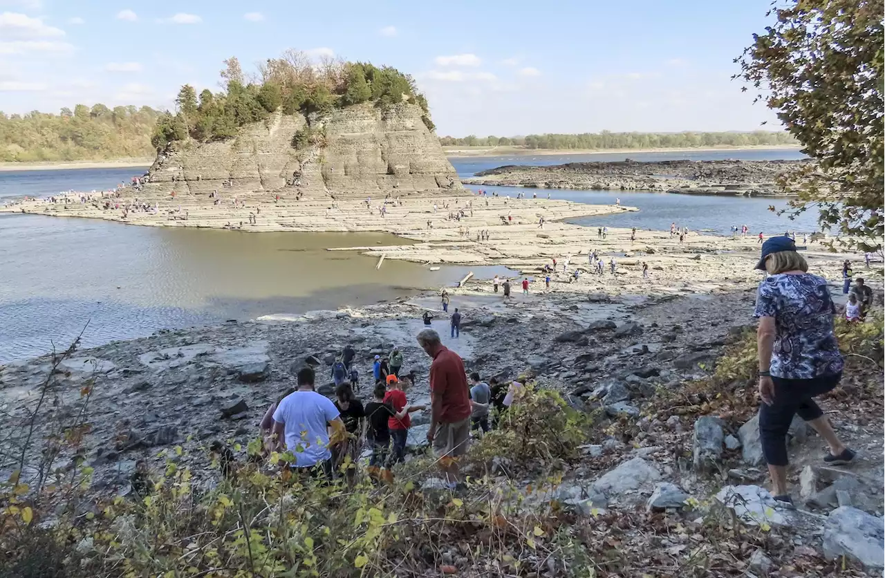 Along a withered Mississippi, a mixture of frustration, hope and awe