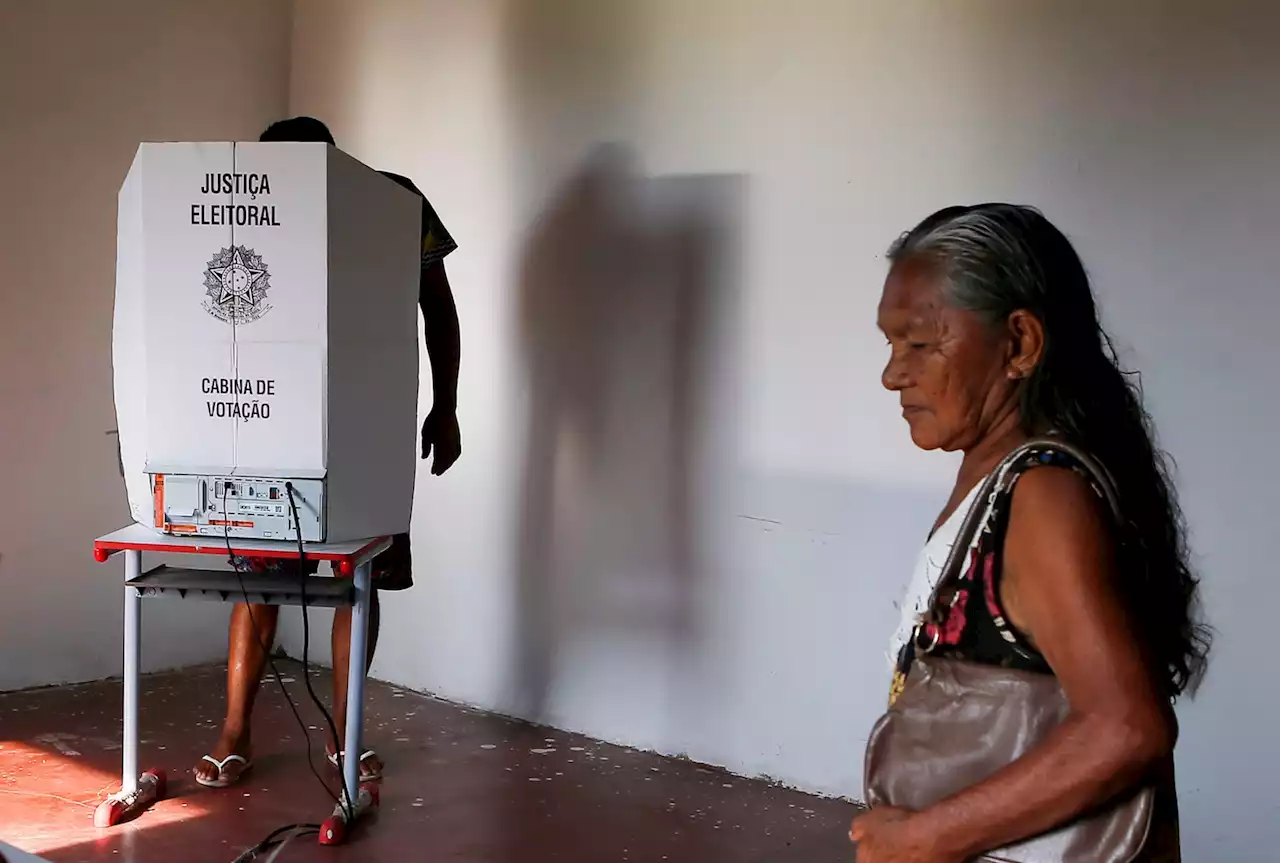 Brazil election live updates: Polls close; vote counting begins as sides debate alleged police suppression