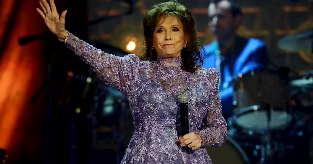 Loretta Lynn, coal miner’s daughter and pillar of country music, has died at age 90