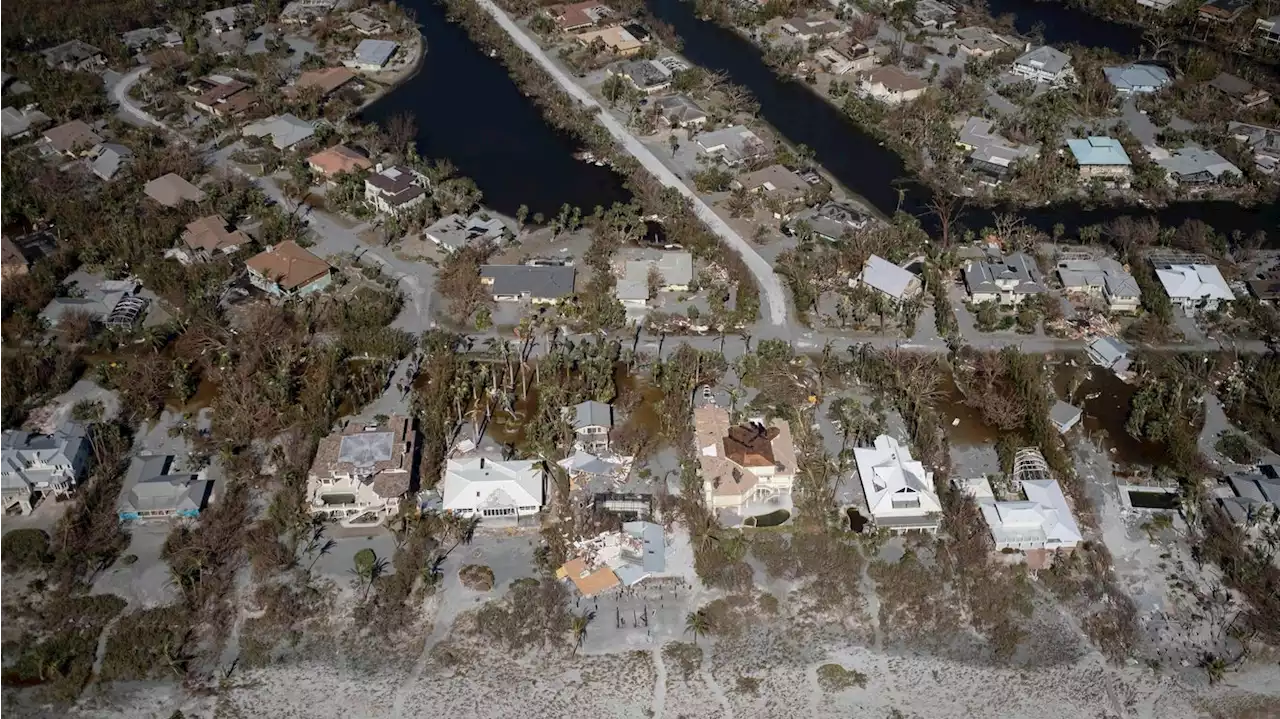 How Hurricane Ian's shifting forecast caught so many off guard