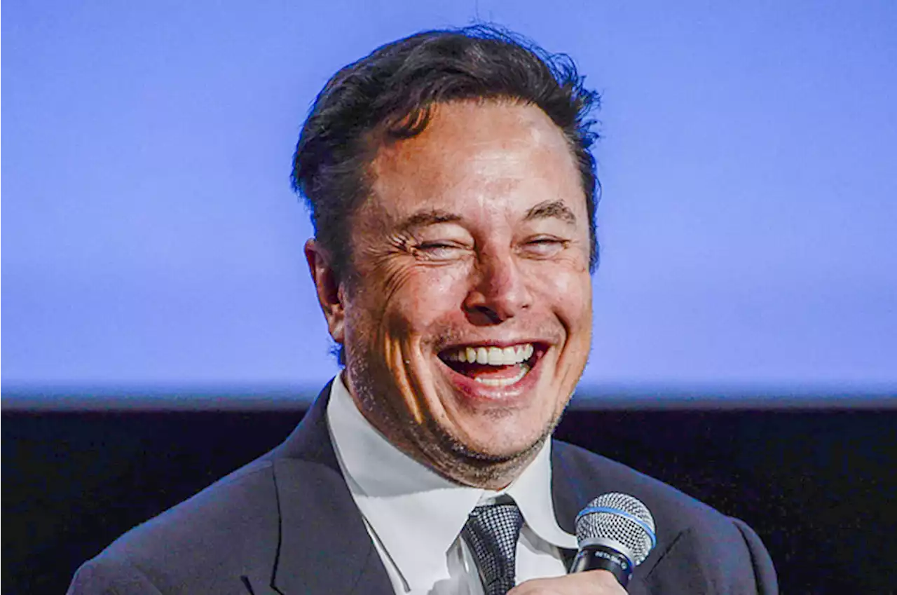 Elon Musk Is Reportedly Going Through With Buying Twitter After All