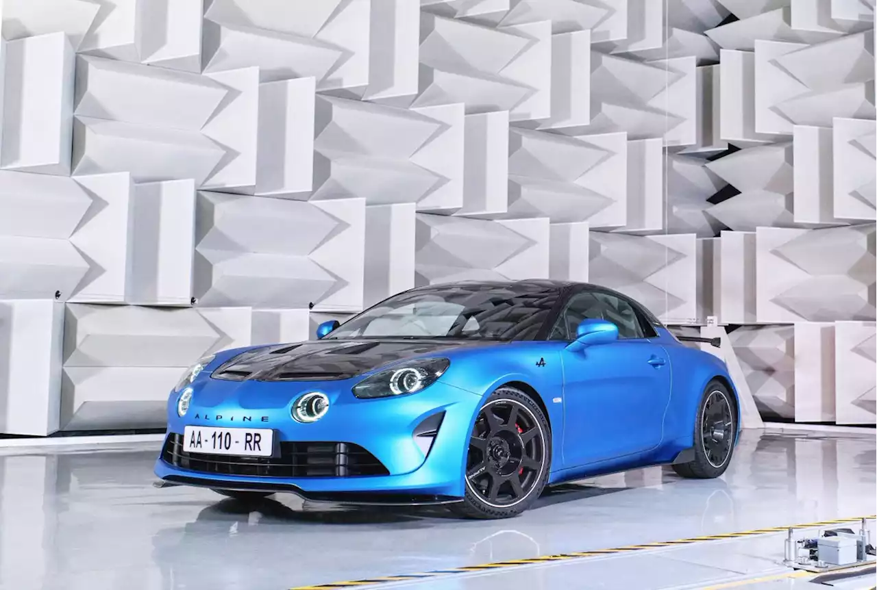 Track-Ready Alpine A110 R Is the French Sports Car of Our Daydreams