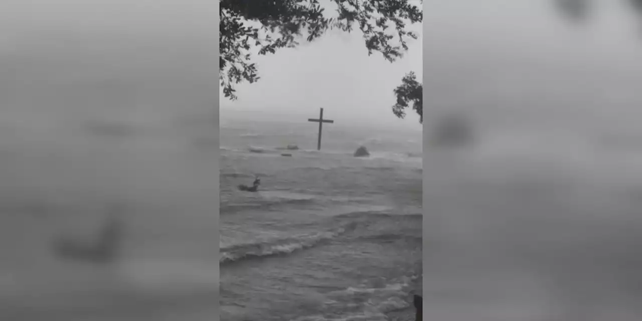 Cross stands strong amid destruction caused by Hurricane Ian