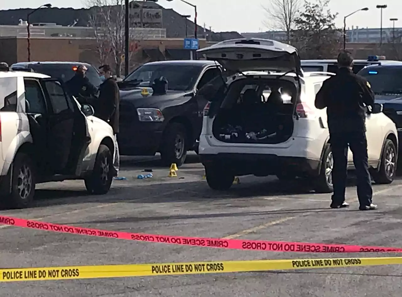 Man shot by deputy U.S. Marshals in Steelyard Commons parking lot pleads guilty to gun charges