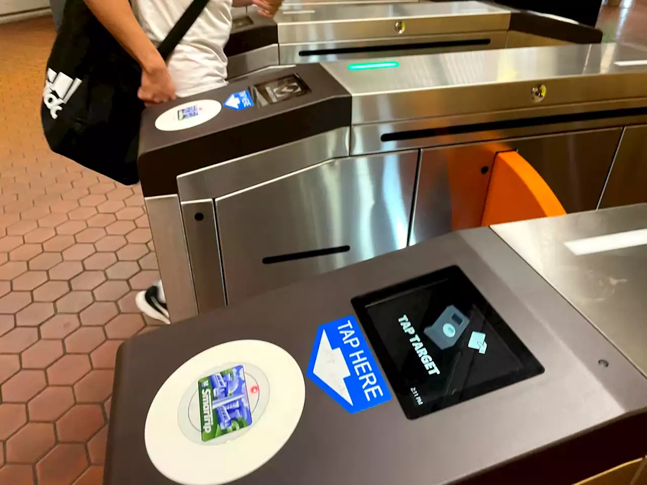 Metro Will Start Issuing Tickets For Fare Evasion Next Month