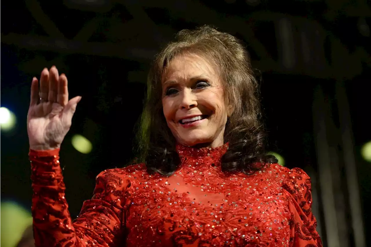 Loretta Lynn Dies: Country Icon And Coal Miner’s Daughter Was 90