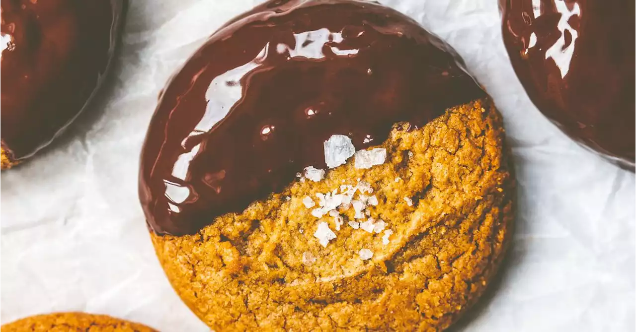 Edd Kimber’s Recipe for Chocolate Peanut Butter Cookies Is a Perfect Snack for One