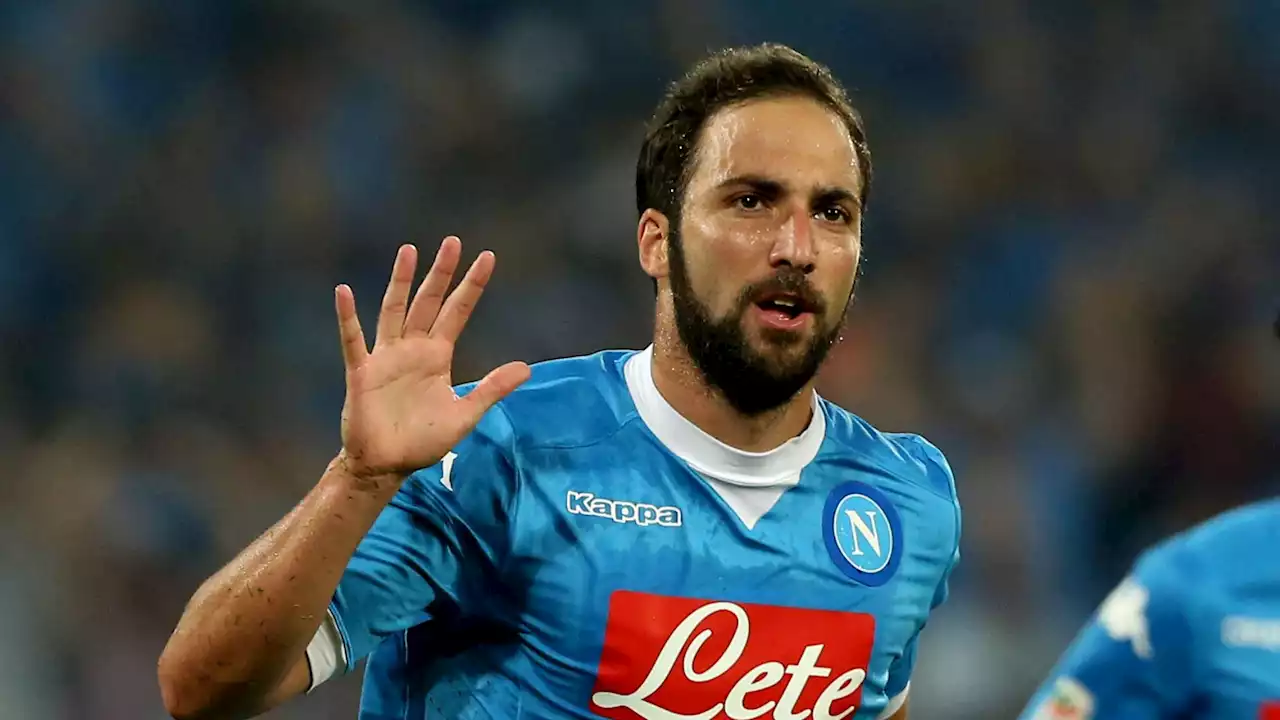 TONTON: 'GON-ZA-LO!' - Flashback Ketika Announcer Napoli Gaungkan Nama Higuain Di Stadion | Goal.com Indonesia