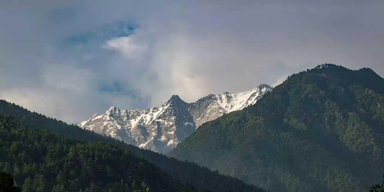 Almeno 4 persone sono morte e diverse decine sono disperse a causa di una valanga sull'Himalaya - Il Post