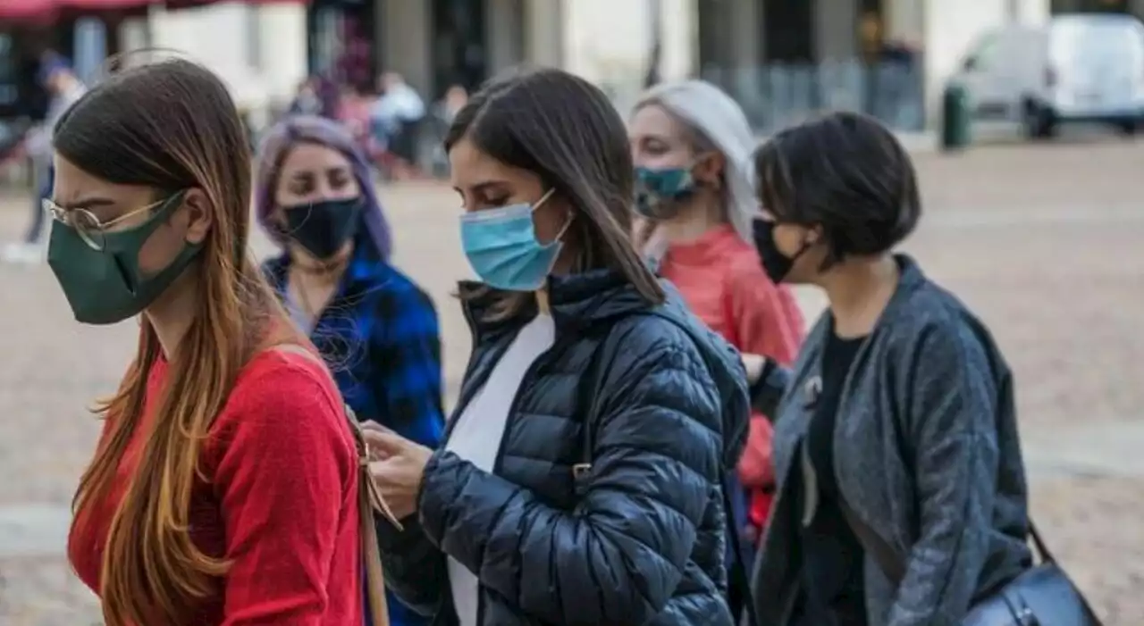 Covid, tornano vaccini e mascherine? «Pronta una circolare se casi risalgono» E rispunta l'ipotesi smart working