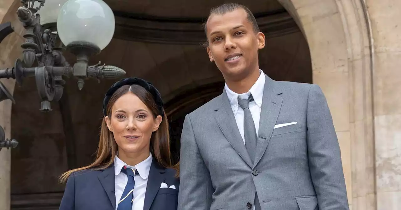 Stromae et son épouse Coralie Barbier, les bons élèves de la Fashion Week en tenues d'écoliers