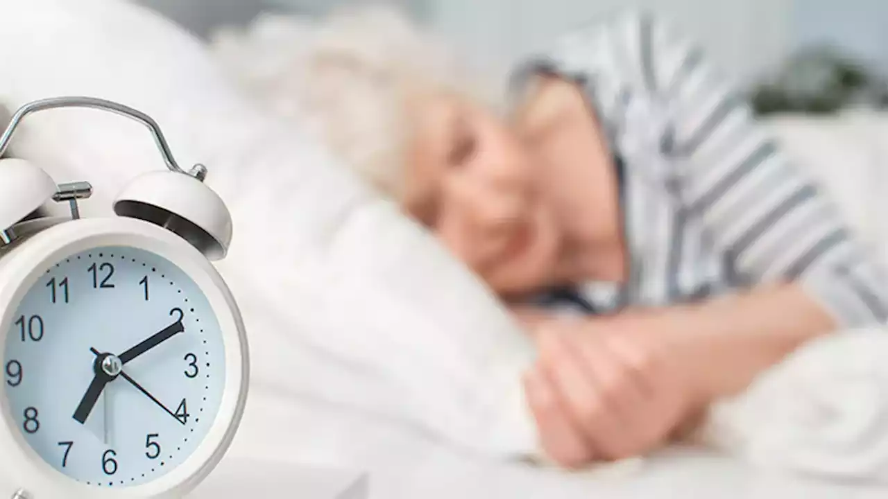 Long Sleep, Turning In Early May Up Risk for Dementia